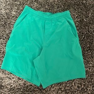 Lulu Lemon shorts/ medium/ kelly green